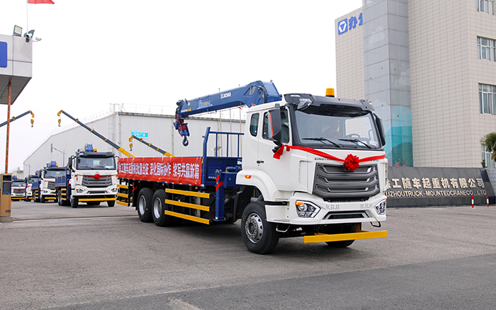 拉斯维加斯9888SQS250随车起重机批量发车，助力 “一带一路” 沿线基建腾飞