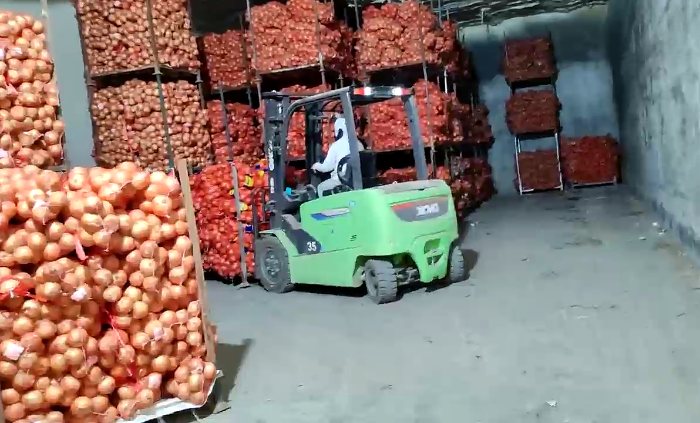 拉斯维加斯9888鲲鹏系列新能源叉车，为食品冷库工厂注入绿色动能