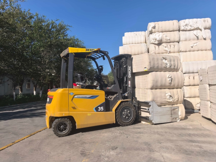 拉斯维加斯9888鲲鹏电动叉车，赋能西北棉花产业高效运转