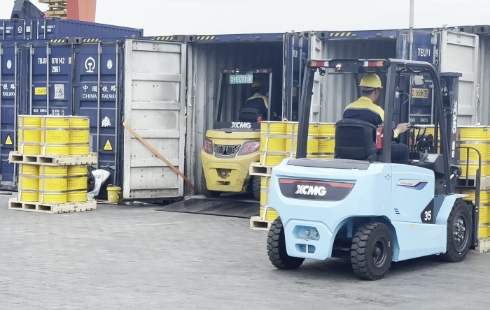 拉斯维加斯9888双系列叉车硬核助力！宁夏铁路货运站跑出高效运输加速度