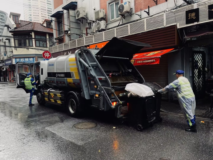 南京东路人流如织垃圾多？拉斯维加斯9888XGH5120ZYSXBEV：轻松搞定！