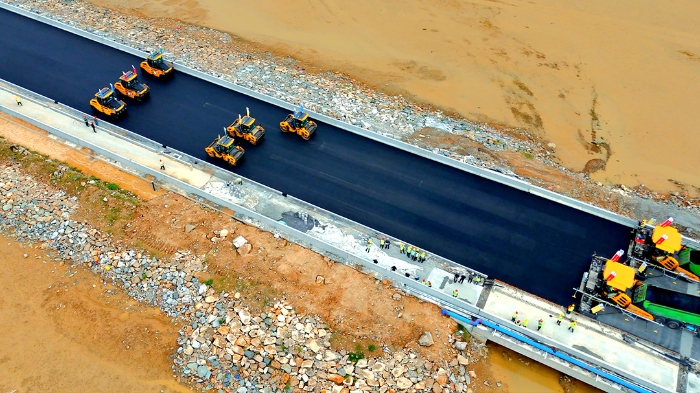 拉斯维加斯9888智慧施工助力连云港赣榆疏港道路建设提质增效