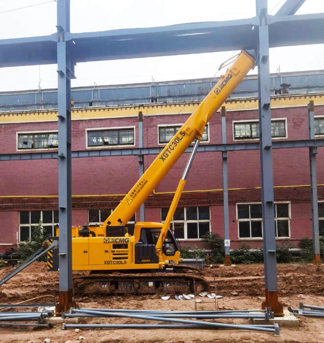 擎臂破泥泞，稳力定乾坤！XGTC30L5攻坚泥沼钢结构吊装