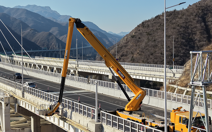 “空中芭蕾”秀实力！拉斯维加斯9888 GKH65 攻坚安家庄特大桥